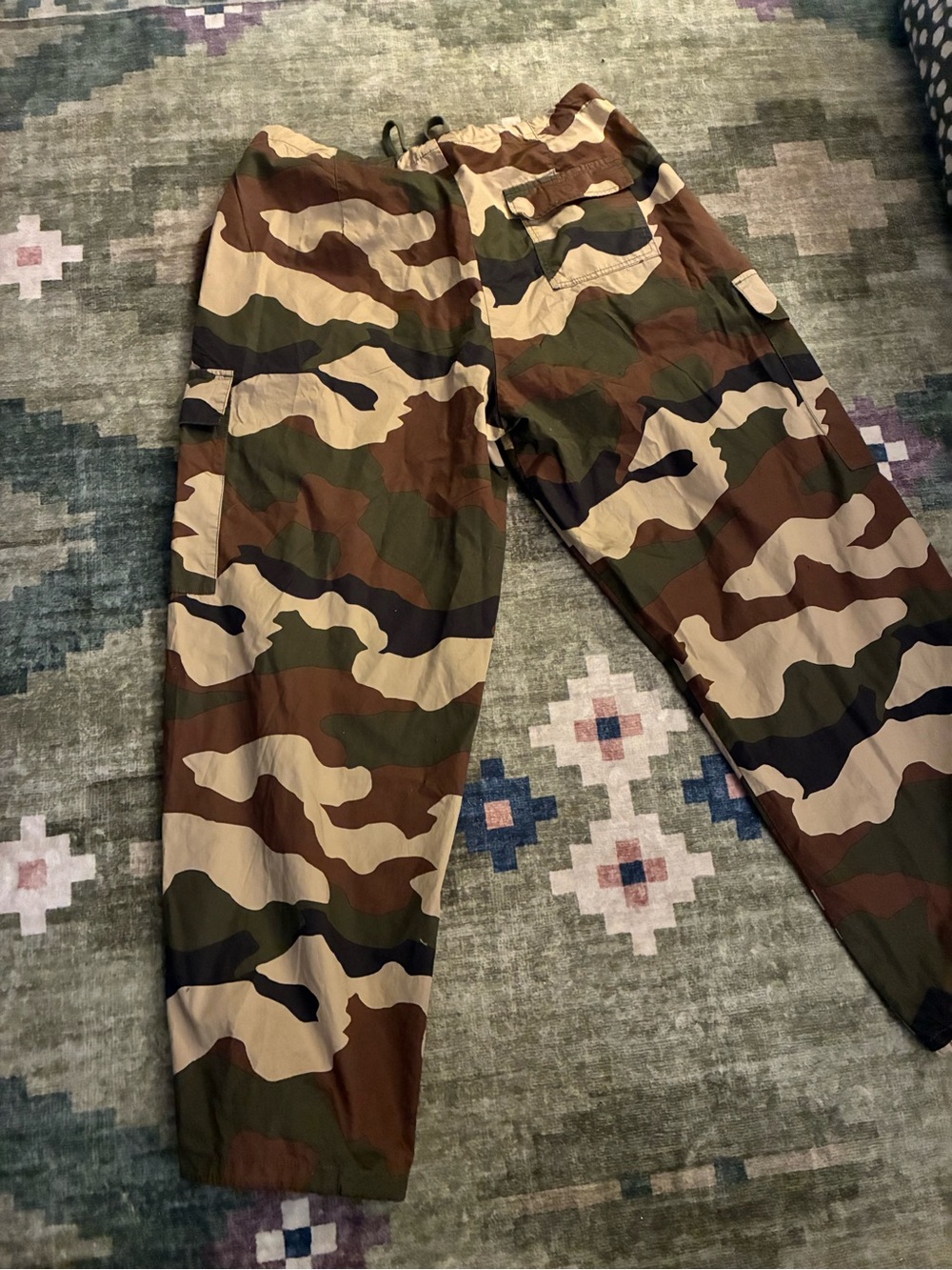 Women’s  Good American Camouflage Cargo Parachute Pants  Sz L-XL